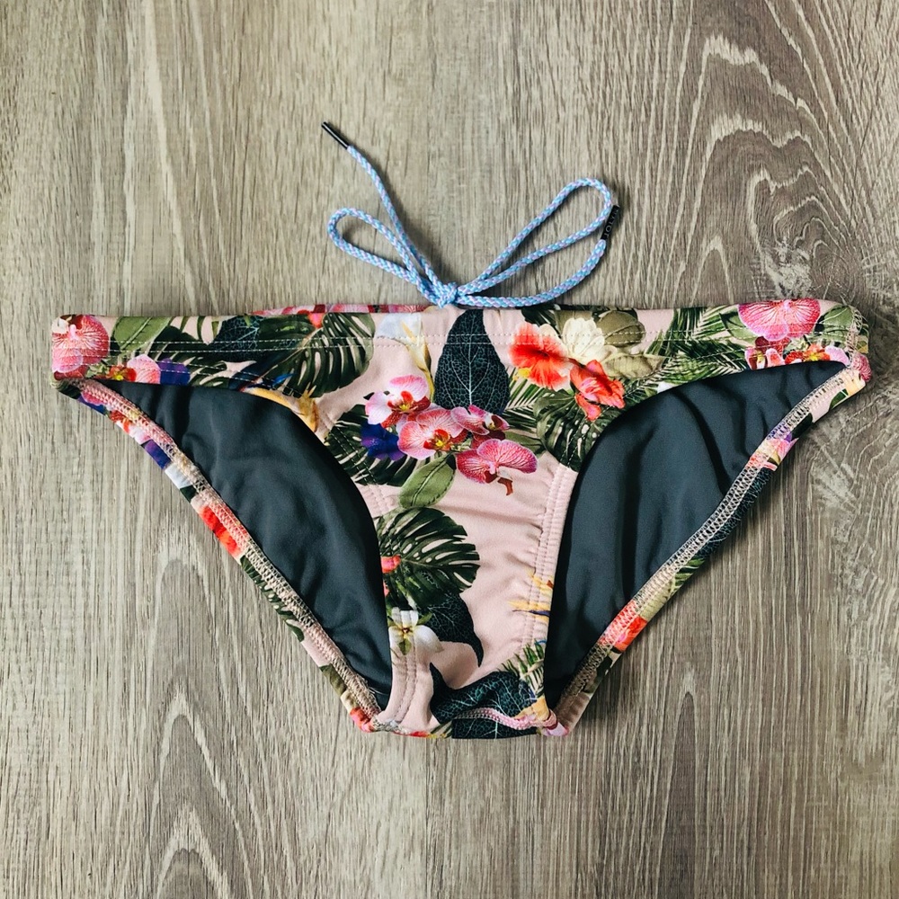 Like New: Jolyn Bali Bottom - Samoa Nude S